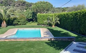 Meublé 2P 40 m2 dans villa avec piscine à Vallauris, 4 km de la mer